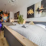 Grosse 3 Schlafzimmer Mit Kueche, Bad, Waschmaschine & Balkon Am Zoo Leipzig