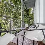 Grosse 3 Schlafzimmer Mit Kueche, Bad, Waschmaschine & Balkon Am Zoo Apartment *