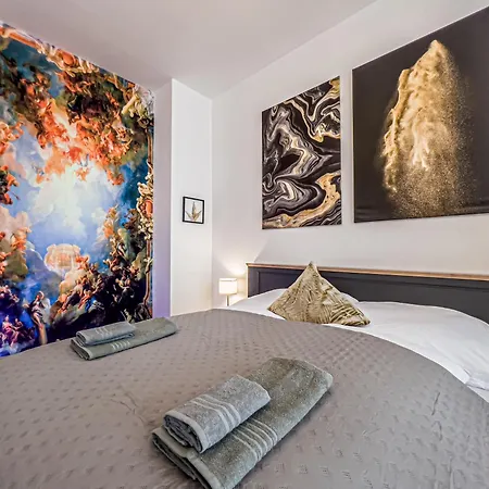 Grosse 3 Schlafzimmer Mit Kueche, Bad, Waschmaschine & Balkon Am Zoo Appartement Leipzig