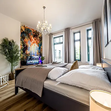 Grosse 3 Schlafzimmer Mit Kueche, Bad, Waschmaschine & Balkon Am Zoo Апартаменты