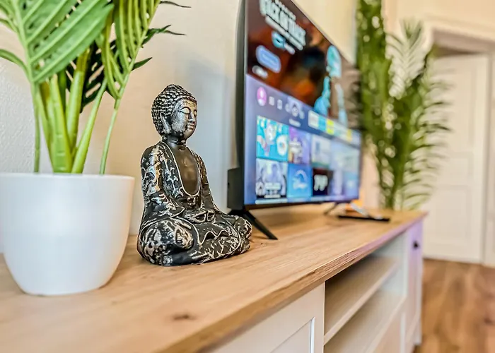 Grosse 3 Schlafzimmer Mit Kueche, Bad, Waschmaschine & Balkon Am Zoo Апартаменты