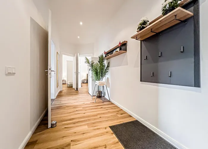 Grosse 3 Schlafzimmer Mit Kueche, Bad, Waschmaschine & Balkon Am Zoo Апартаменты *