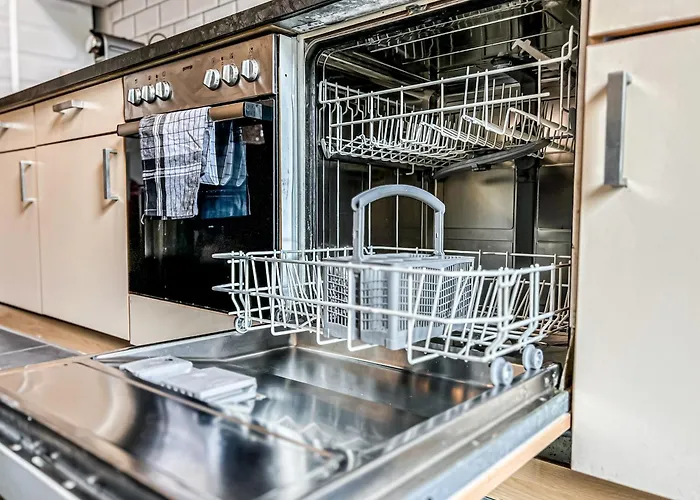 Grosse 3 Schlafzimmer Mit Kueche, Bad, Waschmaschine & Balkon Am Zoo Лейпциг