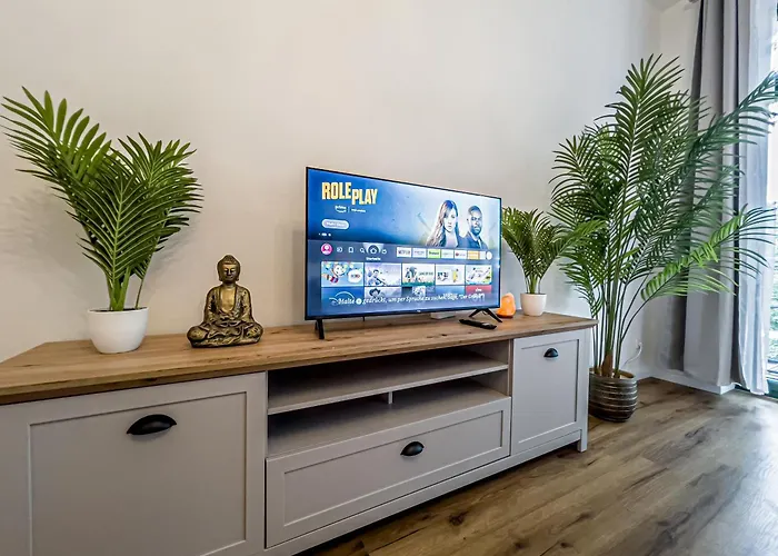 Апартаменты Grosse 3 Schlafzimmer Mit Kueche, Bad, Waschmaschine & Balkon Am Zoo *