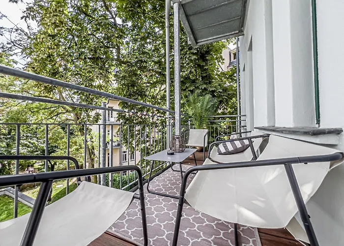 Grosse 3 Schlafzimmer Mit Kueche, Bad, Waschmaschine & Balkon Am Zoo Апартаменты *