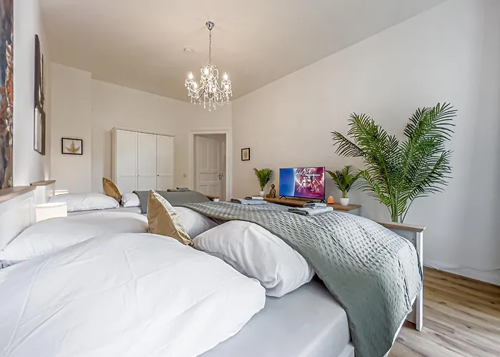 Grosse 3 Schlafzimmer Mit Kueche, Bad, Waschmaschine & Balkon Am Zoo Апартаменты *