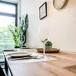 דירה Grosse 3 Schlafzimmer Mit Kueche, Bad, Waschmaschine & Balkon Am Zoo