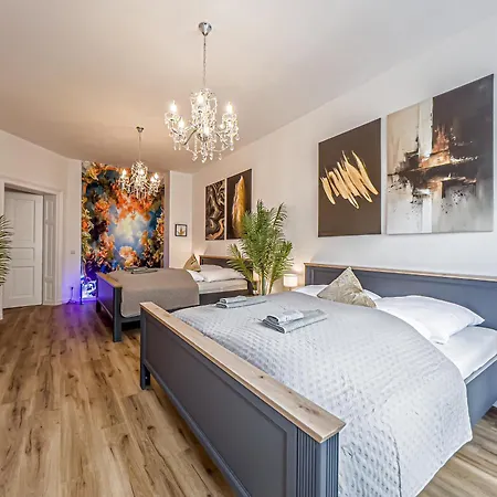 公寓 Grosse 3 Schlafzimmer Mit Kueche, Bad, Waschmaschine & Balkon Am Zoo *