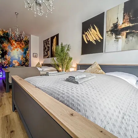 Grosse 3 Schlafzimmer Mit Kueche, Bad, Waschmaschine & Balkon Am Zoo 라이프치히