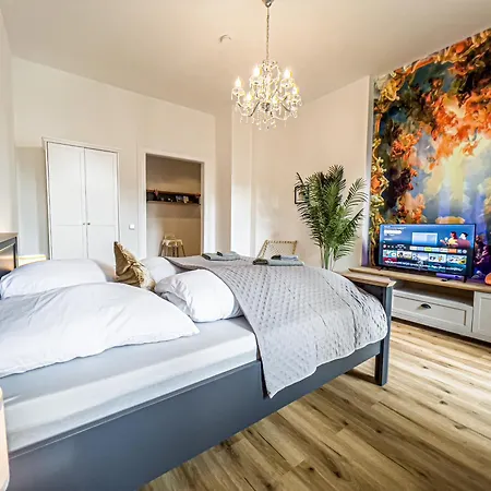 Grosse 3 Schlafzimmer Mit Kueche, Bad, Waschmaschine & Balkon Am Zoo * 라이프치히