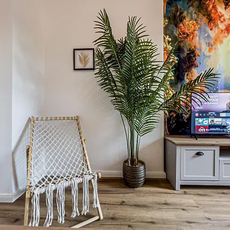 아파트 Grosse 3 Schlafzimmer Mit Kueche, Bad, Waschmaschine & Balkon Am Zoo