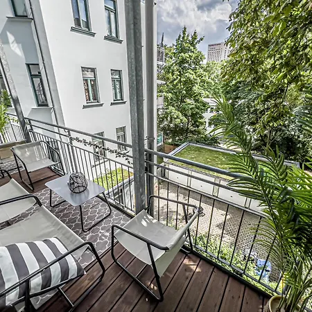 Grosse 3 Schlafzimmer Mit Kueche, Bad, Waschmaschine & Balkon Am Zoo 라이프치히