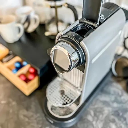 Grosse 3 Schlafzimmer Mit Kueche, Bad, Waschmaschine & Balkon Am Zoo * 라이프치히