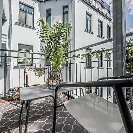 Grosse 3 Schlafzimmer Mit Kueche, Bad, Waschmaschine & Balkon Am Zoo 아파트