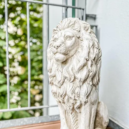 Grosse 3 Schlafzimmer Mit Kueche, Bad, Waschmaschine & Balkon Am Zoo 아파트 *