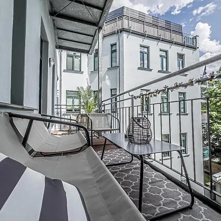 Grosse 3 Schlafzimmer Mit Kueche, Bad, Waschmaschine & Balkon Am Zoo דירה לייפציג