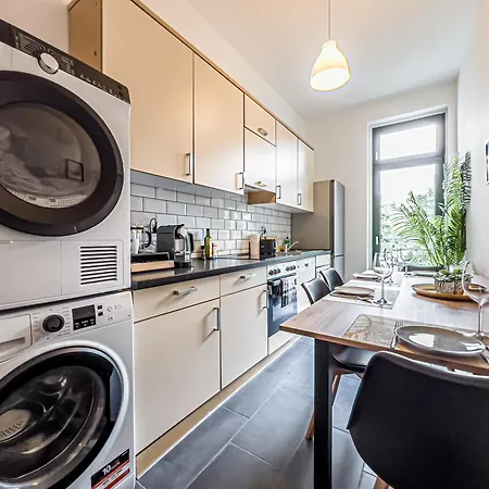 Grosse 3 Schlafzimmer Mit Kueche, Bad, Waschmaschine & Balkon Am Zoo 아파트 *