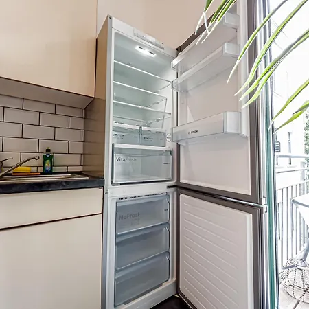 Grosse 3 Schlafzimmer Mit Kueche, Bad, Waschmaschine & Balkon Am Zoo 라이프치히