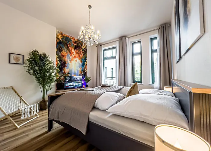 Grosse 3 Schlafzimmer Mit Kueche, Bad, Waschmaschine & Balkon Am Zoo شقة