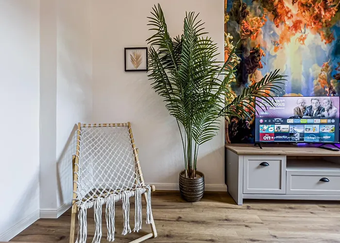 公寓 Grosse 3 Schlafzimmer Mit Kueche, Bad, Waschmaschine & Balkon Am Zoo