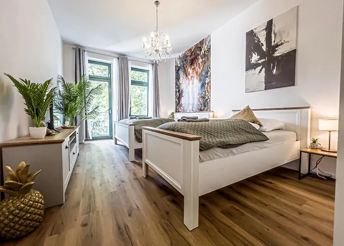 Grosse 3 Schlafzimmer Mit Kueche, Bad, Waschmaschine & Balkon Am Zoo 公寓