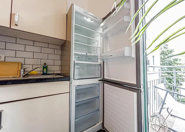 Grosse 3 Schlafzimmer Mit Kueche, Bad, Waschmaschine & Balkon Am Zoo 莱比锡